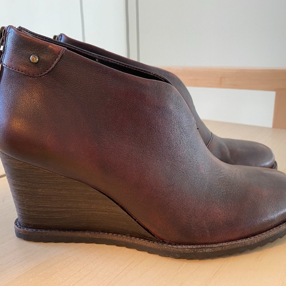 Trask wedge ankle boot - Tenley - size 7 LIKE NEW